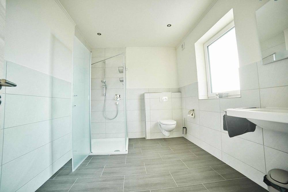 Entire apartment, Vacation apartment at the Winzerhof with a view of the vineyards. in Stadecken-Elsheim, Rhinehesse region