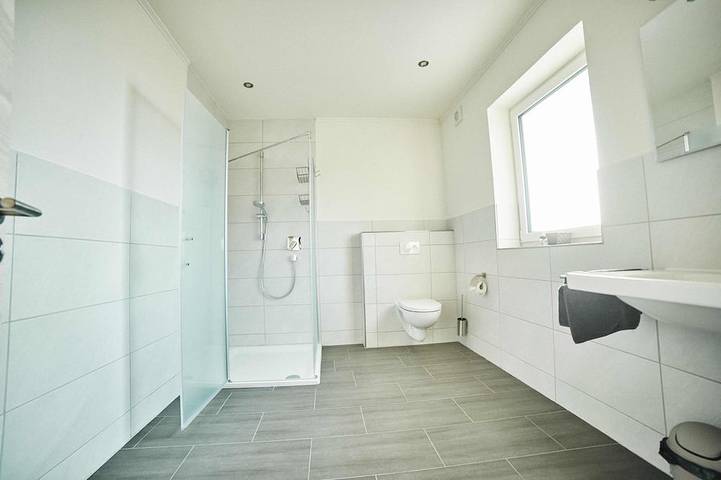 Ganze Wohnung, Ferienwohnung am Winzerhof mit Blick in die Weinberge. in Stadecken-Elsheim, Landkreis Mainz-Bingen