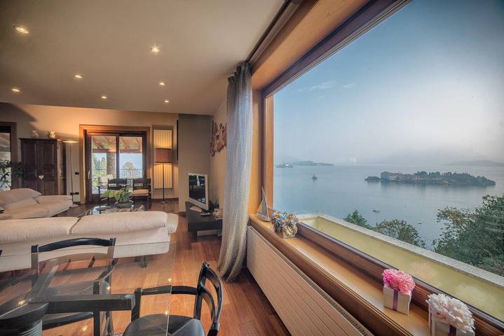 Villa per 10 persone, con Terrazza e Giardino nonché Vista lago a Comune di Stresa