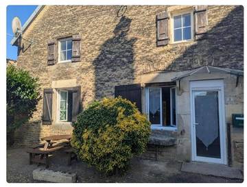 Gîte pour 8 personnes, avec terrasse à Orges