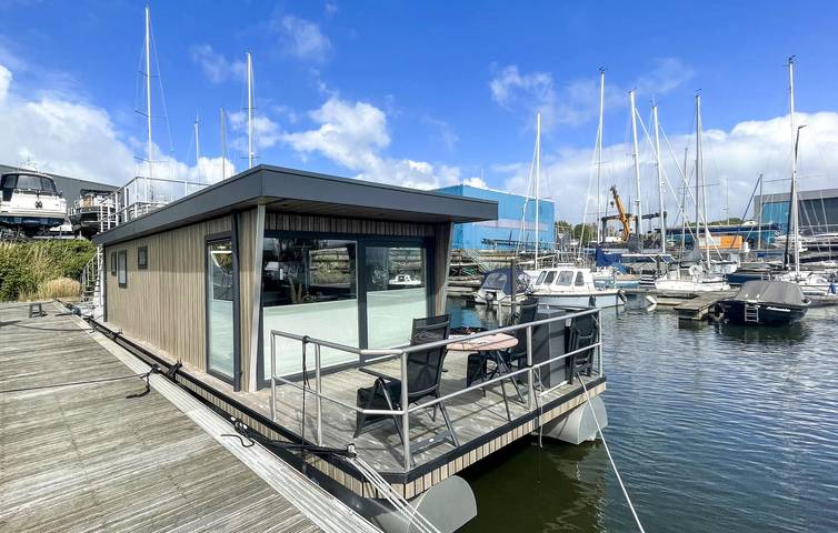 Woonboot voor 4 personen, met Terras en Uitzicht in Zuid-Holland