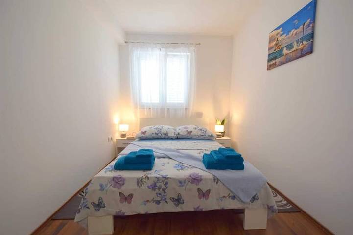 Ganze Wohnung, Ferienwohnung Gem mit Balkon in Malinska-Dubašnica, Krk