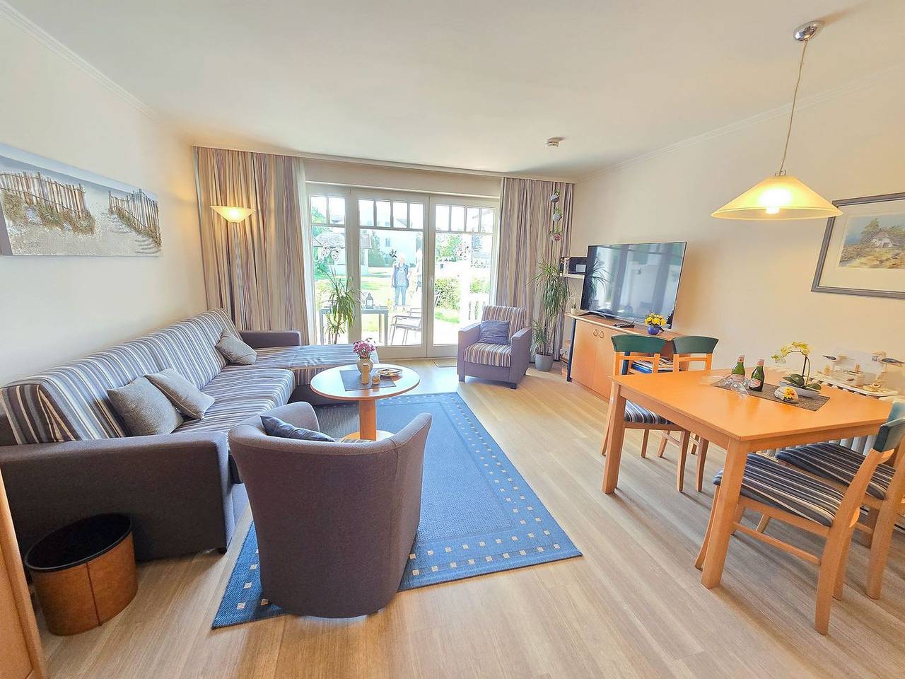 Ganze Wohnung, Komfort Ferienwohnung mit 1 Schlafzimmer und Terrasse im Erdgeschoss in Ostseebad Binz, Binz