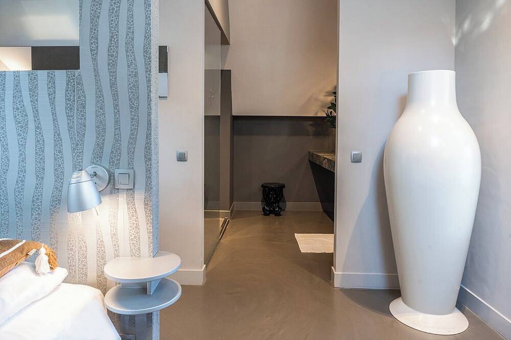 Ganze Wohnung, Genießen Sie einen entspannten Aufenthalt in unserer stilvollen Luxus-Suite in einer restaurierten alten Weberei in Oss. Ideal für Geschäfts- und Urlaubsreisende, mit Komfort und industriellem Charme. in Oss, Nordbrabant