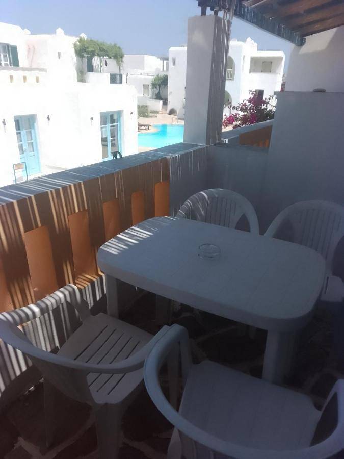 Location de vacances pour 2 personnes, avec vue ainsi que balcon et jardin, adapté aux familles dans Agia Anna - 3