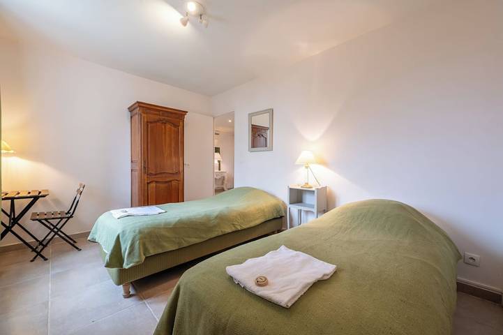 Gîte pour 8 personnes, avec jardin à La Houssaye-en-Brie - 4