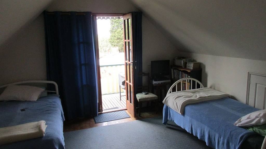 Ganze Wohnung, Studio. Im Obergeschoss kleines Studio in der Nähe von Cbd in Bathurst, New South Wales