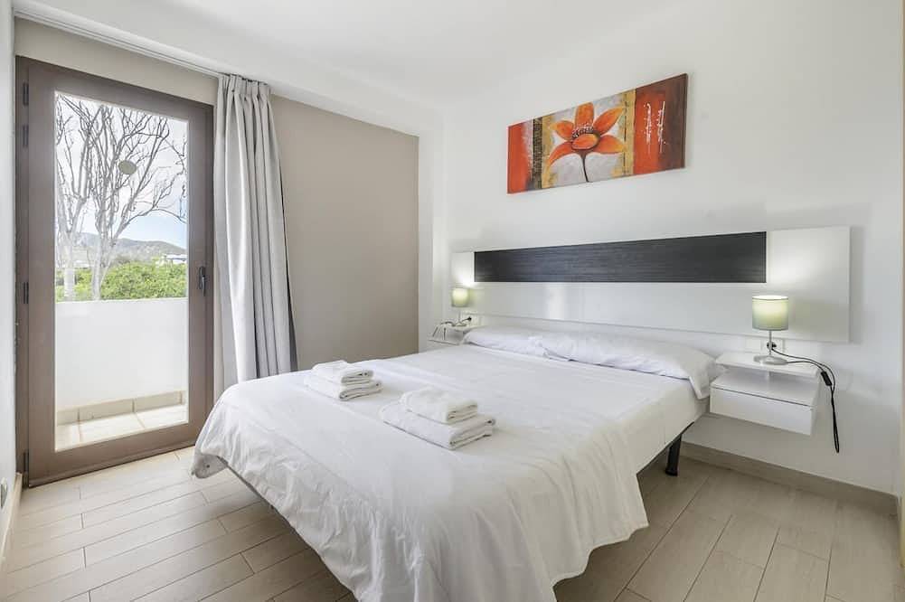 Entire apartment, Esmeralda apartment in Ibiza!!! 202 in Ses Figueretes, Ibiza (Municipality)