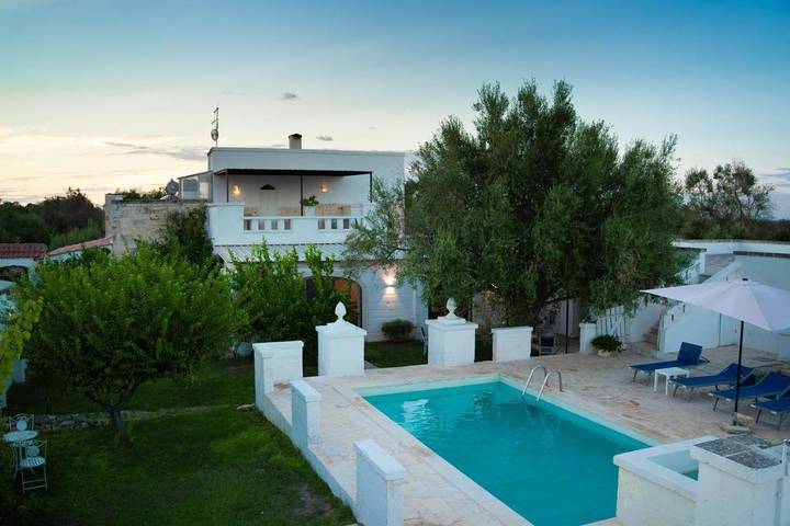 Casa vacanza per 4 persone, con Balcone e Idromassaggio nonché Terrazza e Giardino a Costa Merlata