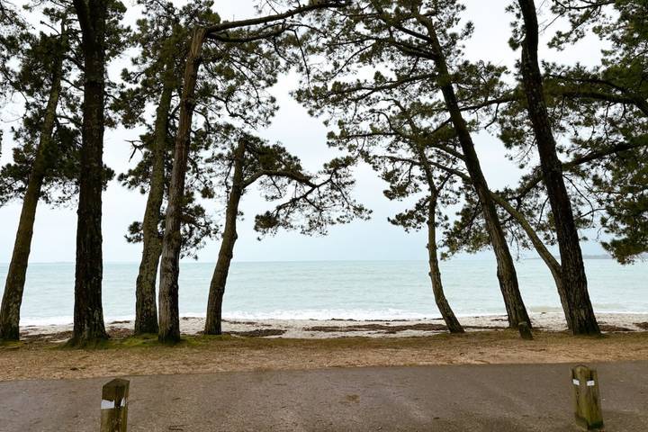 Gîte pour 4 personnes, avec piscine et terrasse, adapté aux familles dans Cap Coz - 2
