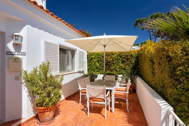 Villa 'Vila Senna' with Private Pool, Wi-Fi and Air Conditioning in Vale do Lobo, Almancil