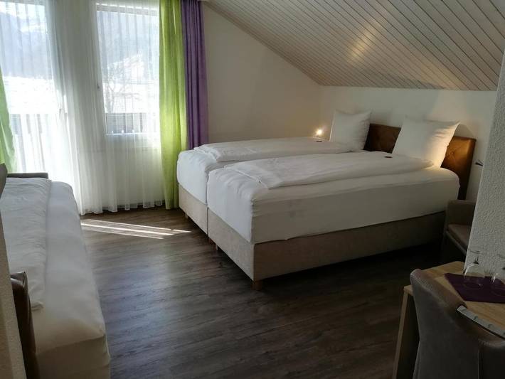 Hotel für 3 Personen, mit Terrasse und Garten sowie Ausblick in Glarus - 4