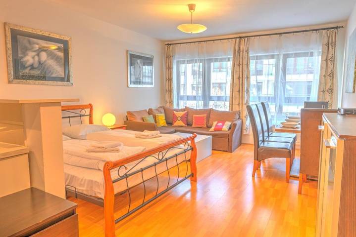 Apartahotel para 8 personas, con piscina, Se admiten mascotas en Budapest