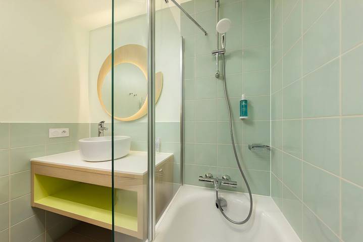 Gîte pour 4 personnes, avec Jardin et Piscine à Beauziac - 2