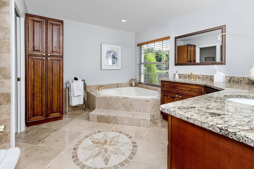 The Belleair Estate - Breathtaking Waterfront Home w/ Heated Pool in Largo, Pinellas County