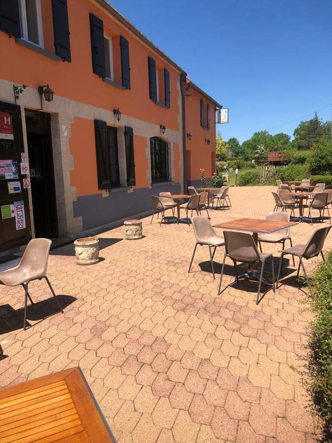 Hôtel pour 2 personnes, avec jardin et terrasse à Dornecy