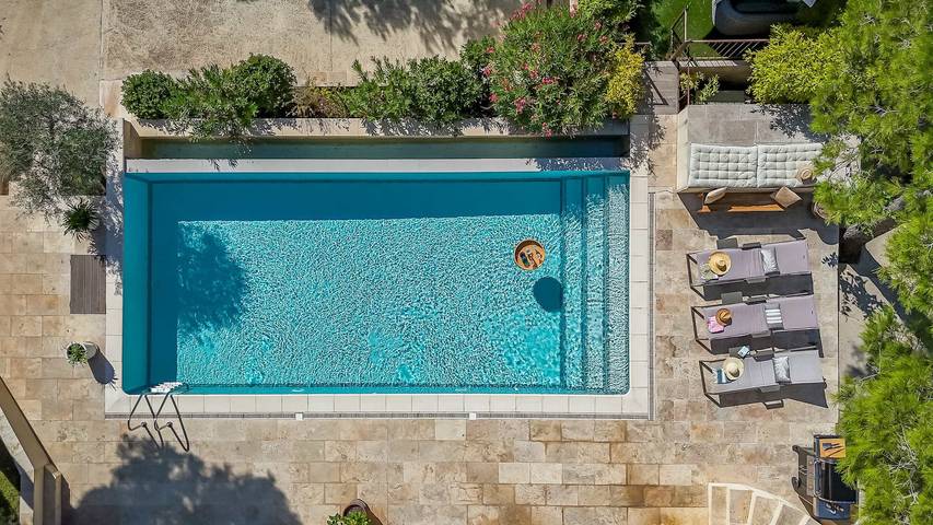 Location de vacances pour 8 personnes, avec jardin et piscine, adapté aux familles à Noves - 2