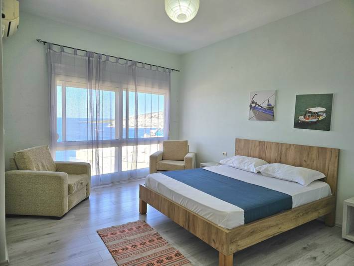 Ganze Wohnung, Ferienwohnung für 8 Personen mit Balkon in Sarandë, Vlorë