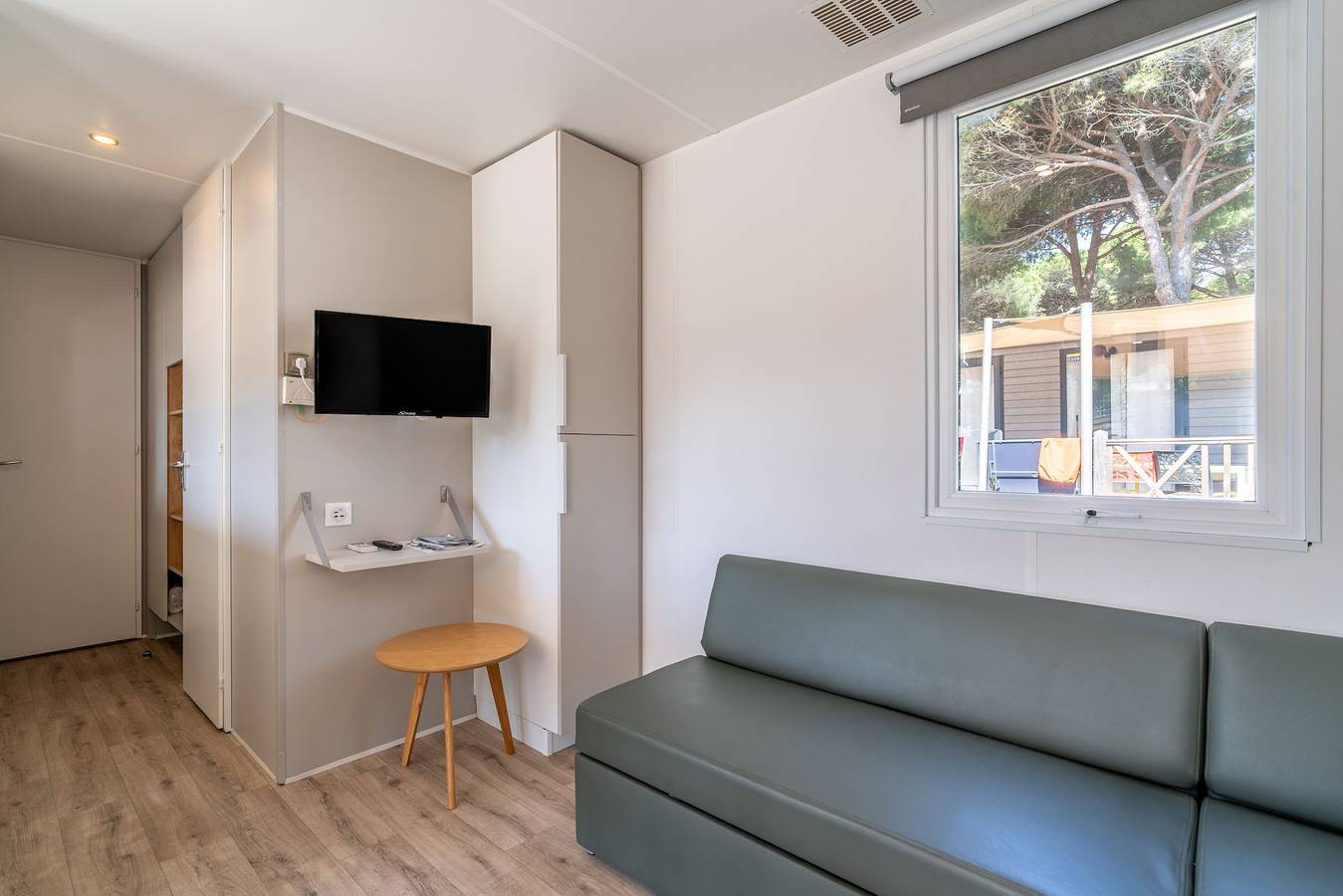 Appartement entier, Caravane 'Valras Plage 5 Étoiles' avec piscine partagée, Wi-Fi et climatisation in Vendres, Côte méditerranéenne (France)