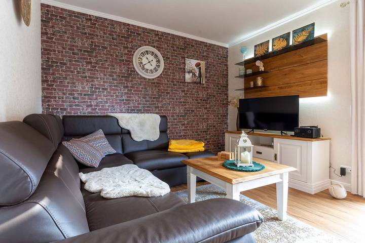 Ganze Wohnung, Auszeit an der Nordsee - Frisch sanierte FeWo mit Terrasse in Westerdeichstrich in Westerdeichstrich, Kreis Dithmarschen