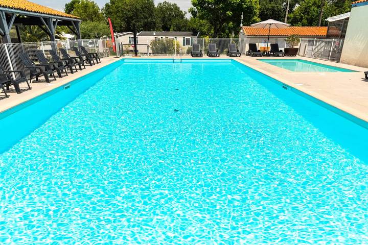 Camping pour 6 personnes, avec terrasse, animaux acceptés à Saint-Georges-de-Didonne - 2