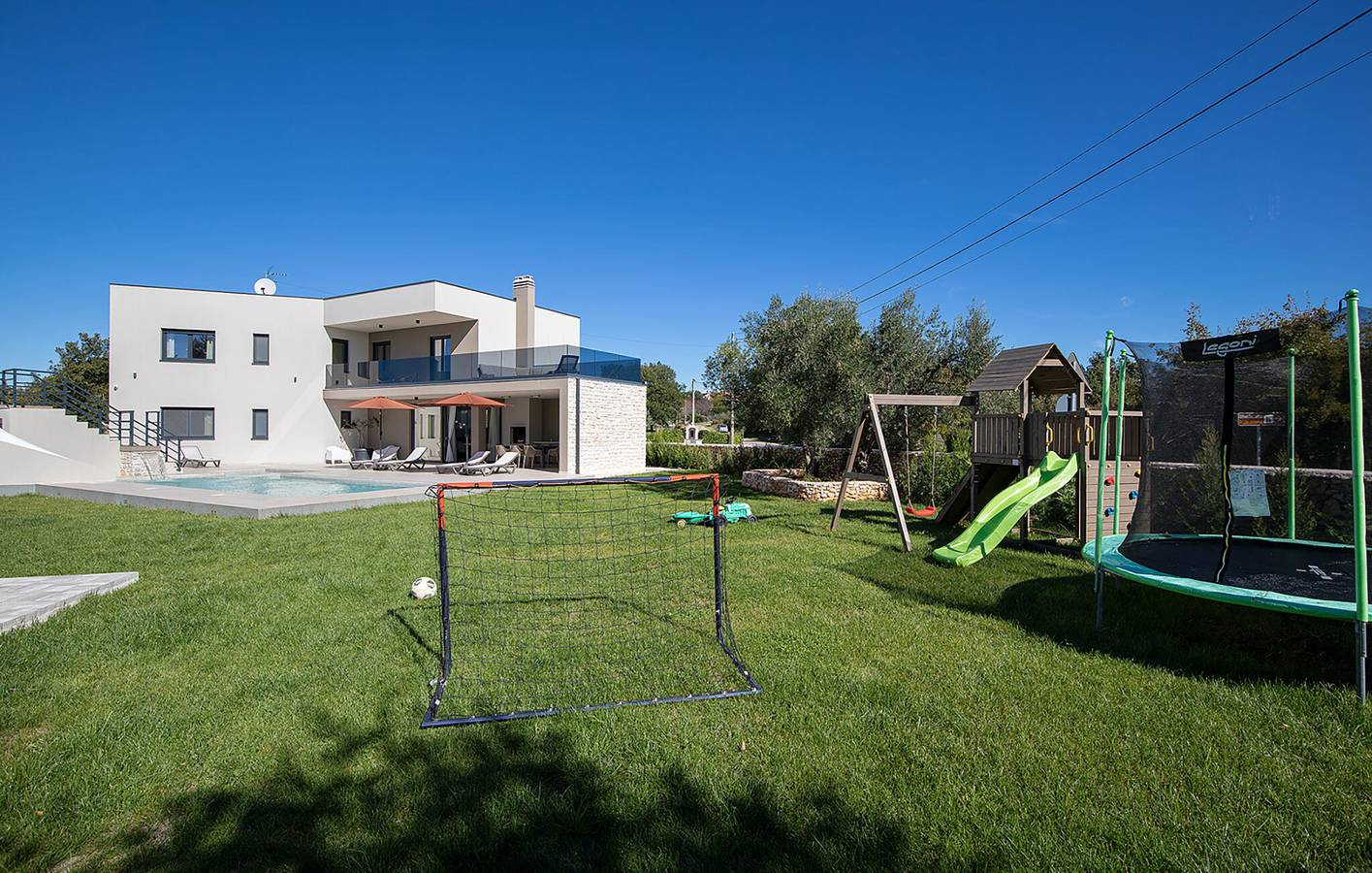 Gemütliche 163 m² große Wohnung mit Pool, Terrasse und Parkplatz in Marčana, Südküste Istrien