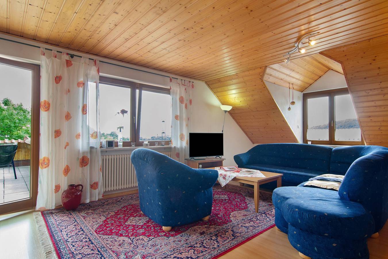 Entire apartment, Apartment 'Bodenseeblick' with Lake View, Private Terrace and Wi-Fi in Espasingen, Stockach