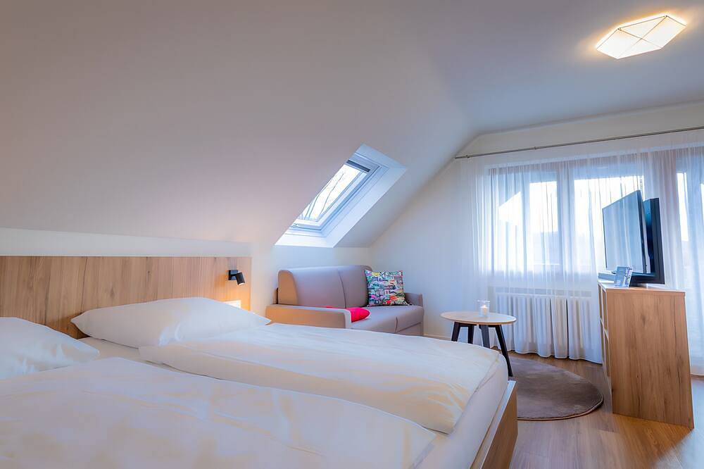 Ganze Wohnung, Apartment im Gästehaus Gehri mit Blick über Landschaft, ruhig, zentral und mit Wohlfühlcharakter in Waldkirch, Südschwarzwald