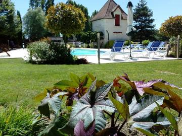 Maison d’hôte pour 2 personnes, avec piscine ainsi que jacuzzi et terrasse à Bossée