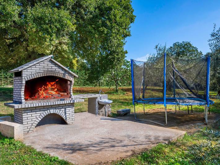 Location de vacances pour 13 personnes, avec terrasse et jardin à Bale (Croatie) - 2