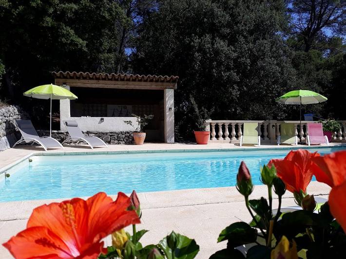 Chambre d’hôte pour 2 personnes, avec jardin et piscine