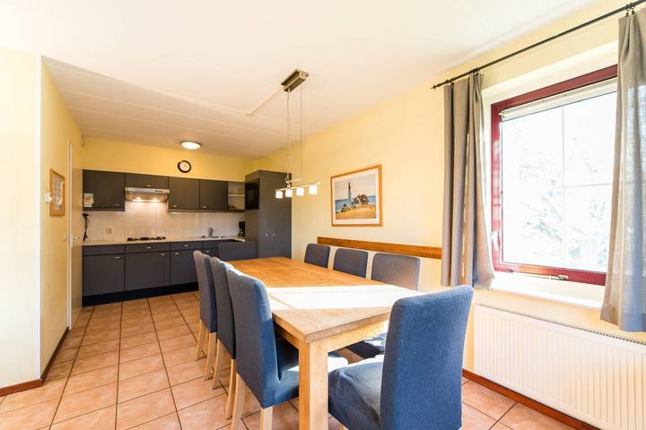 Ferienhaus für 8 Personen, mit Balkon/Terrasse und Whirlpool sowie Terrasse und Garten auf Ameland - 4
