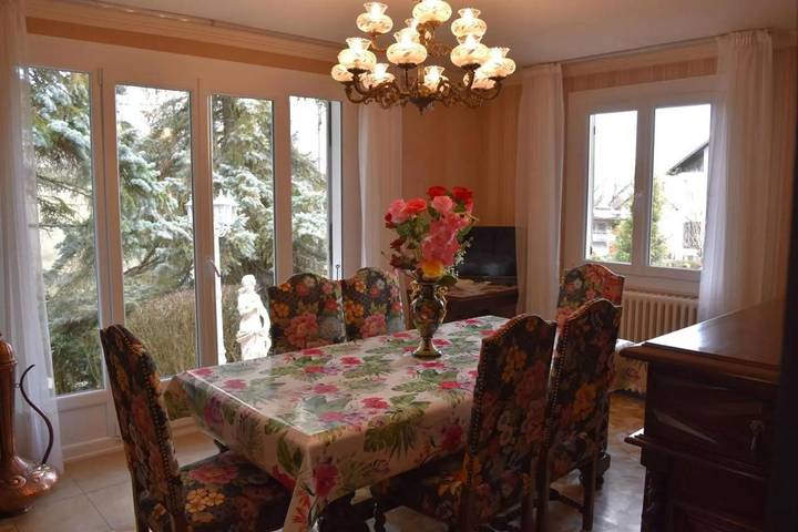 Location de vacances pour 6 personnes, avec balcon ainsi que vue sur le lac et jardin dans Pierre-Châtel - 2