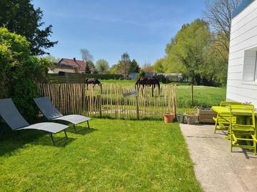 Gîte pour 3 personnes, avec jardin à Favières