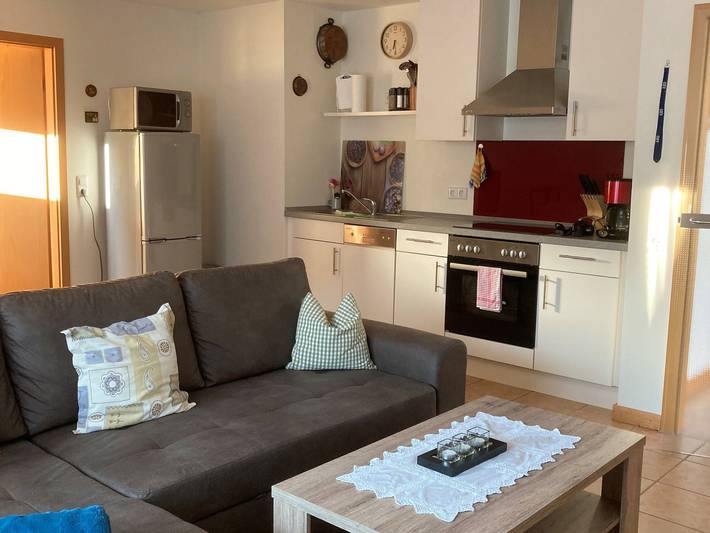 Appartement entier, Appartement 'Erdgeschoss' avec vue sur les montagnes, terrasse partagée et Wi-Fi in Metzingen, Neckar-Alb