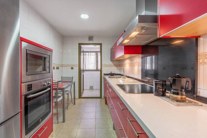 Entire apartment, Apartment 'Central, Spacious Parking' with Wi-Fi and Air Conditioning in Beiro, Granada