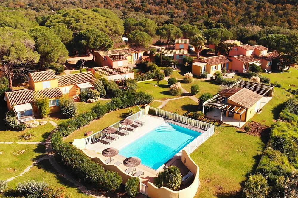 Villa pour 4 Personnes dans Porto-Vecchio, Arrondissement de Sartène