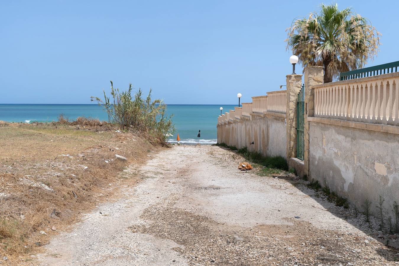 Appartement entier, Casa Azzurra Beach face à la mer avec accès direct à la plage in Reitani, Région de Noto