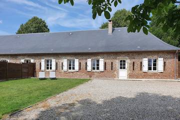 Gîte pour 7 personnes, avec jardin à Saigneville