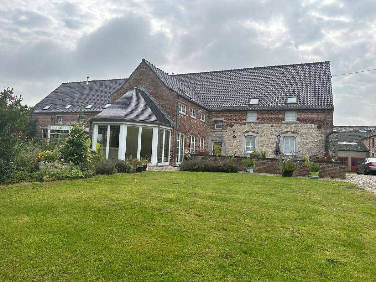 Chambre meublée ferme D’Herlaimont in Chapelle-lez-Herlaimont, Hainaut