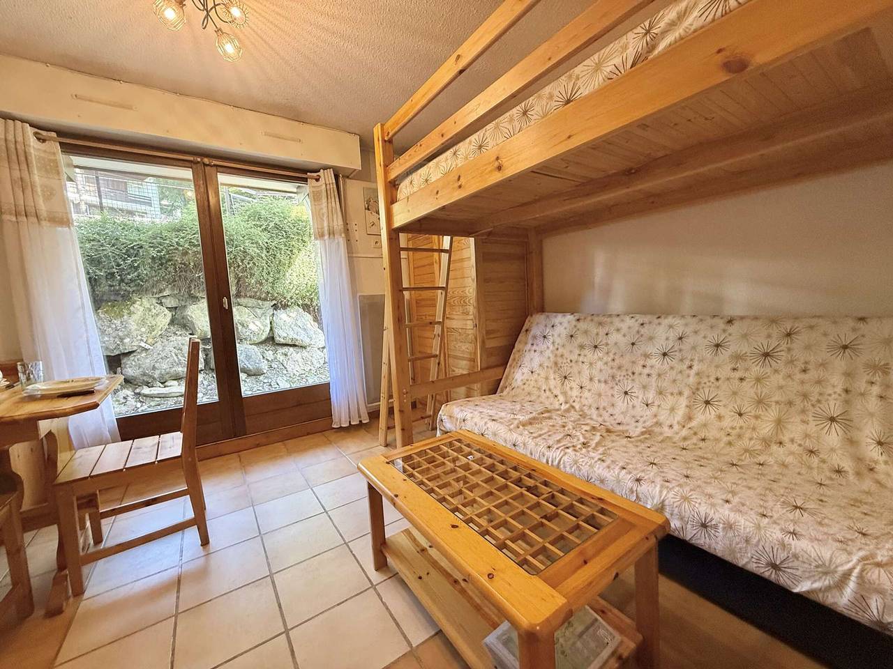 Apartamento entero, Estudio en Praz sur Arly para 5 personas con terraza y parking in Praz-sur-Arly, Pays du Mont-Blanc