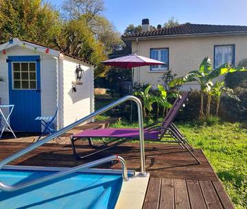 Gîte pour 5 personnes, avec piscine ainsi que jardin et vue à Soturac