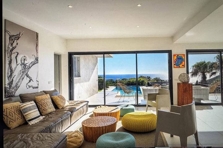 Stunning 330 M2 Villa—Heated Pool—Ocean And Mountain Views—Sleeps 24 in Frankreich