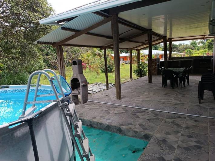 Maison de vacances pour 8 personnes, avec piscine ainsi que jardin et vue, animaux acceptés