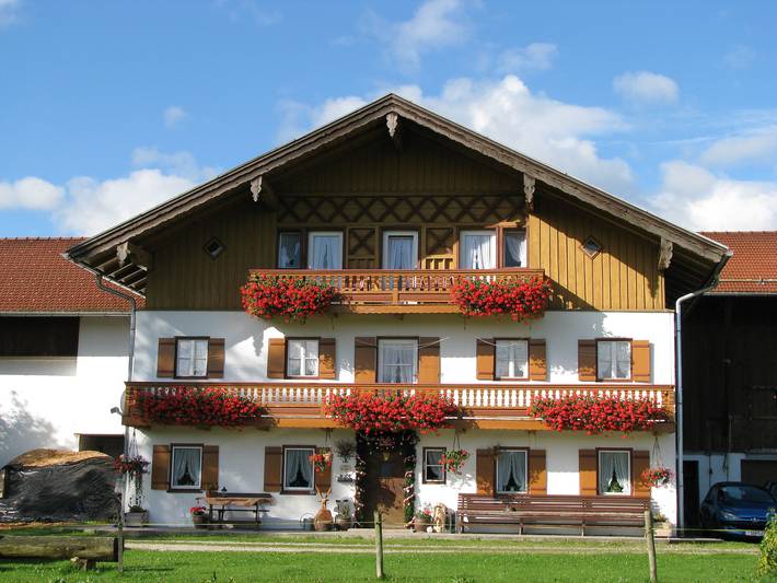 Ganze Ferienwohnung, Ferienwohnungen Maurer Hof - Ferienwohnung Bauernhaus 2. Stock 70 qm in Siegsdorf, Bayerische Alpen