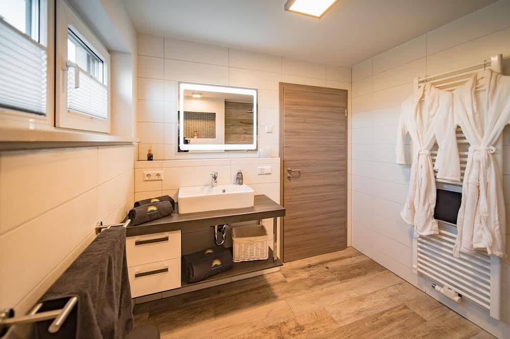 Ferienhaus Chalet 100 mit Privatstrand, Sauna und Kamin! in Löbnitz, Nordsachsen