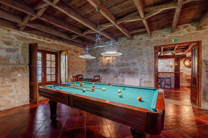 Location de vacances pour 28 personnes, avec piscine et balcon ainsi que jacuzzi et jardin dans Barroselas