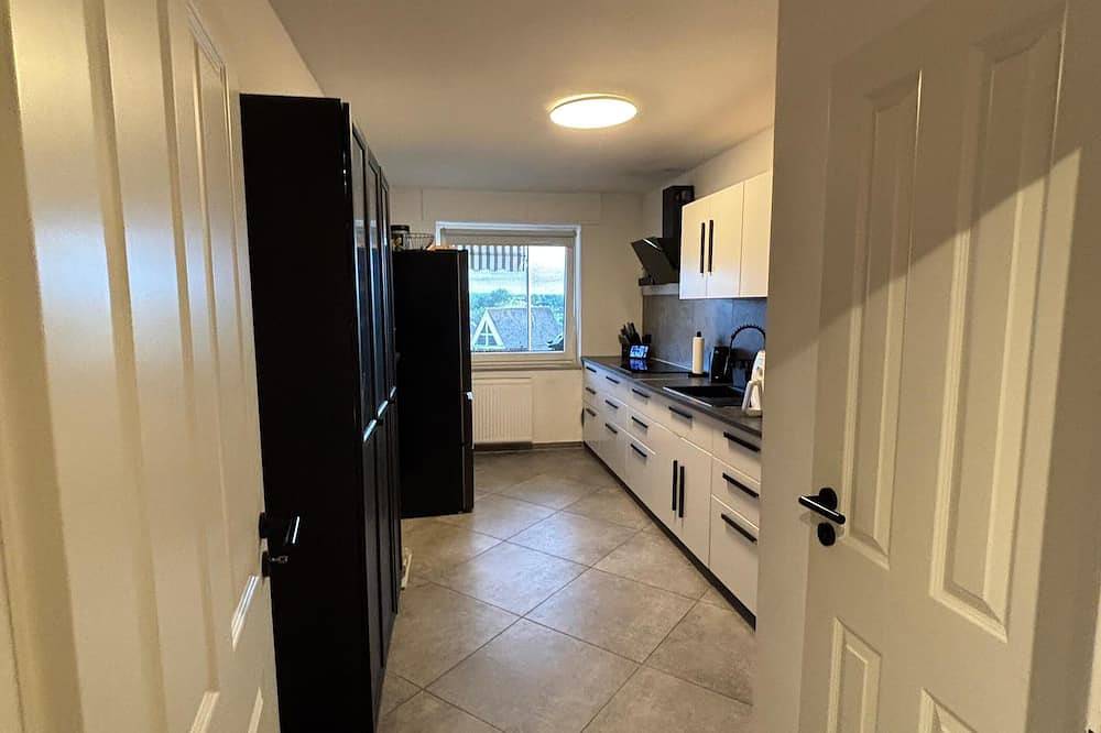 Ganze Wohnung, Voll ausgestattete 66m² Wohnung im 2. Og mit Balkon - Top Anbindung in Bergheim, Rhein-Erft-Kreis