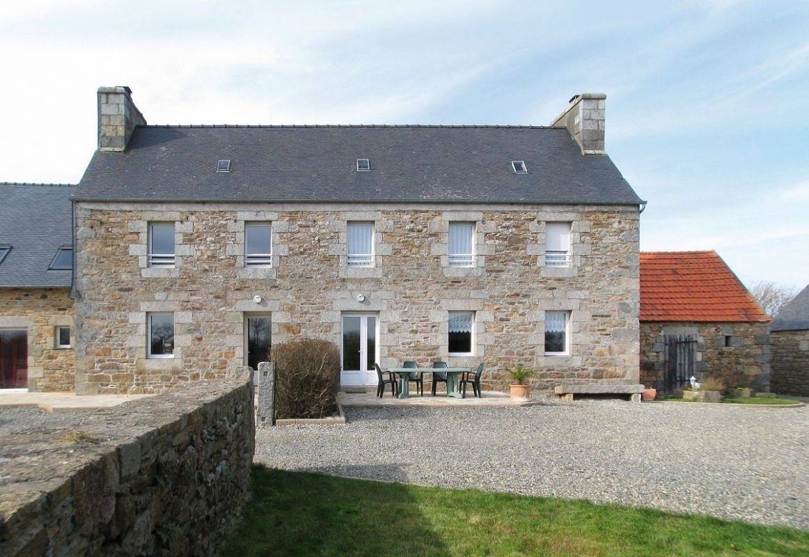 La Route Bleue in Ploumilliau, Ceinture Dorée