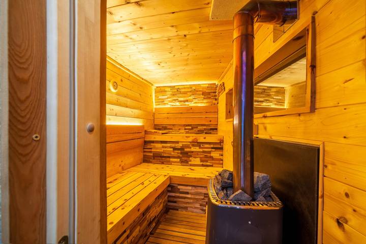 Entire apartment, Apartment 'Holzer's' with Mountain View, Private Terrace and Wi-Fi in San Leonardo in Passiria, Passeiertal